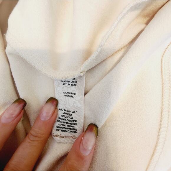 SOFT SURROUNDINGS SOFT SUEDE V NECKET BEIGE W/BUTTON POCKET SIZE MED - Picture 7 of 7